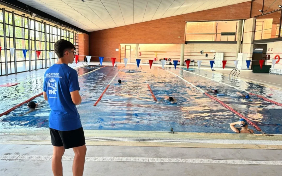 Pasar de socorrista a monitor de natación en Madrid: Requisitos y salidas laborales